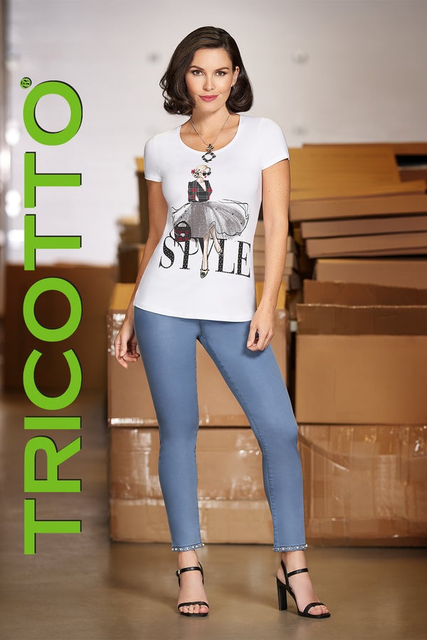 Tricotto C-129 Short Sleeve Top With Fancy Print